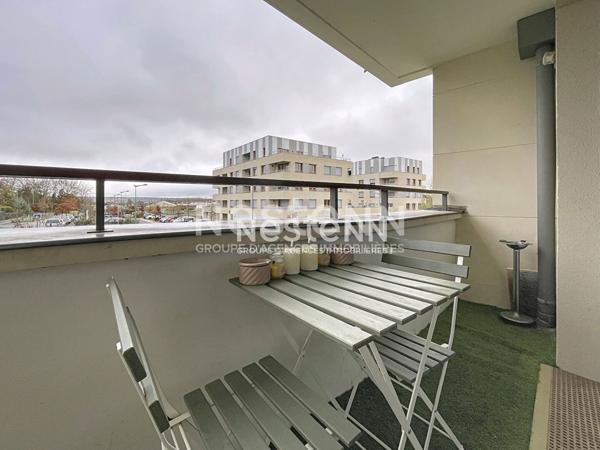 A VENDRE : Saint Cyr l'Ecole, appartement 2 pièces avec balcon et parking en sous-sol .