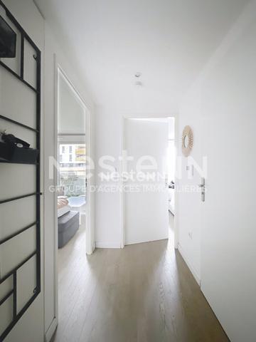 A VENDRE : Saint Cyr l'Ecole, appartement 2 pièces avec balcon et parking en sous-sol .