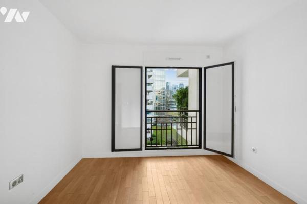 NEUILLY SUR SEINE - ILE DE LA JATTE - 4 PIECES AVEC BALCON/LOGGIA. ETAGE ELEVE.