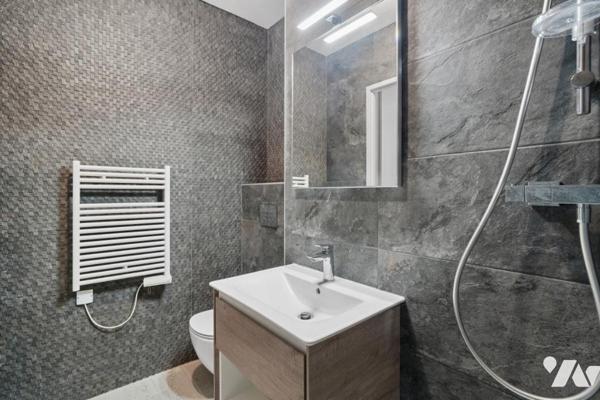 NEUILLY SUR SEINE - ILE DE LA JATTE - 4 PIECES AVEC BALCON/LOGGIA. ETAGE ELEVE.