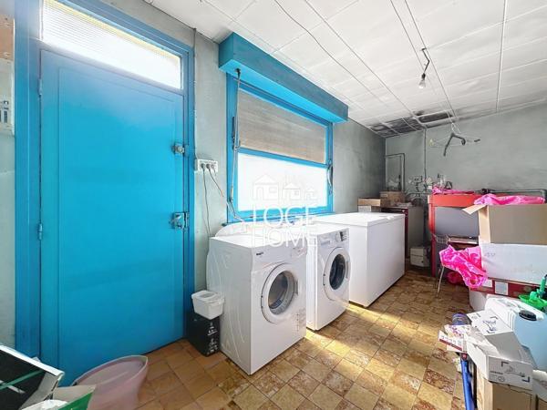Immeuble a usage mixte avec fort potentiel de rentabilite garage + exterieurs
