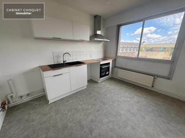 F2 AVEC PARKING ET CAVE A LOUER - LILLE VAUBAN - 51.5 m 2 - 869 € charges comprises par mois