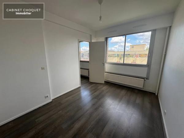 F2 AVEC PARKING ET CAVE A LOUER - LILLE VAUBAN - 51.5 m 2 - 869 € charges comprises par mois