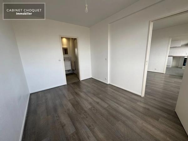 F2 AVEC PARKING ET CAVE A LOUER - LILLE VAUBAN - 51.5 m 2 - 869 € charges comprises par mois