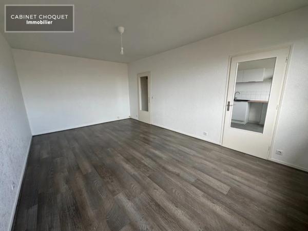 F2 AVEC PARKING ET CAVE A LOUER - LILLE VAUBAN - 51.5 m 2 - 869 € charges comprises par mois