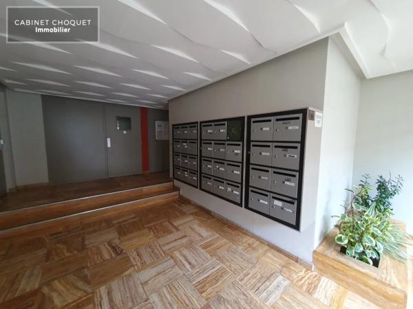 F2 AVEC PARKING ET CAVE A LOUER - LILLE VAUBAN - 51.5 m 2 - 869 € charges comprises par mois