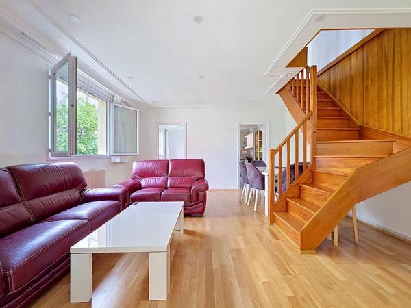 TRIPLEX A 5MN DU METRO AVEC 2 BOX CAVE ET TERRASSE