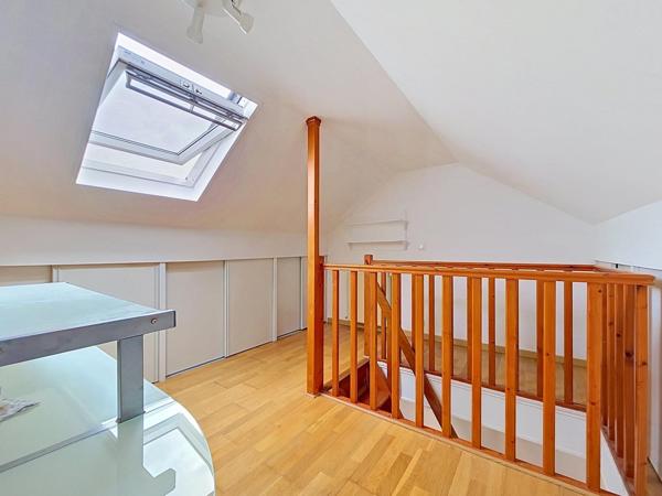 TRIPLEX A 5MN DU METRO AVEC 2 BOX CAVE ET TERRASSE