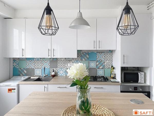 Très beau T2 au dernier étage dans copro sécurisée