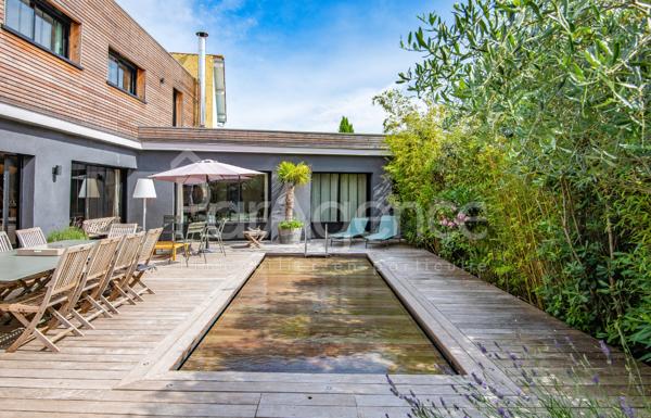 Maison avec piscine chauffée et jardin Saint-Palais-sur-Me