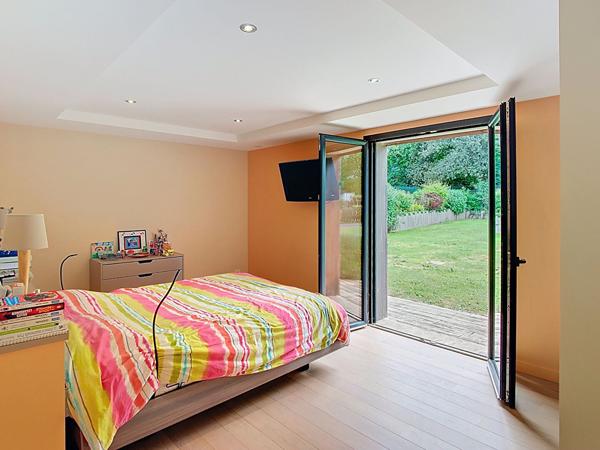 Maison d'Exception à Vendre à Fleury-sur-Orne - 5 Pièces, 155 m², Terrain 1125 m²