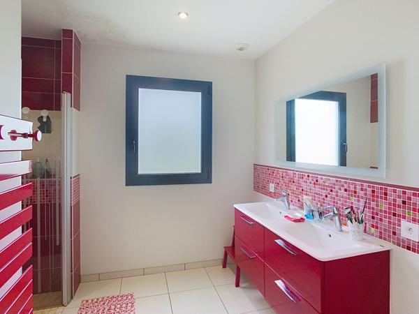Maison d'Exception à Vendre à Fleury-sur-Orne - 5 Pièces, 155 m², Terrain 1125 m²