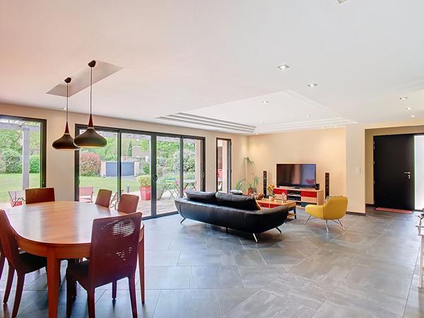 Maison d'Exception à Vendre à Fleury-sur-Orne - 5 Pièces, 155 m², Terrain 1125 m²