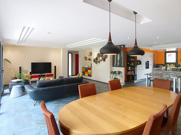 Maison d'Exception à Vendre à Fleury-sur-Orne - 5 Pièces, 155 m², Terrain 1125 m²