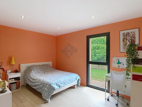 Maison d'Exception à Vendre à Fleury-sur-Orne - 5 Pièces, 155 m², Terrain 1125 m²