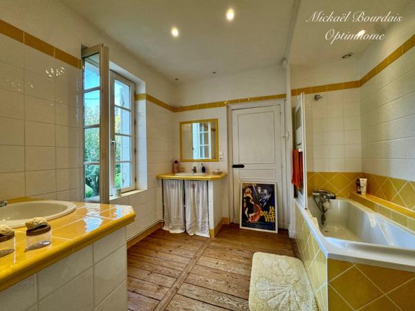 Maison familiale de caractère – 208 m² habitables – Dépendances + 300 m² – Les Bois d’Anjou (49250)