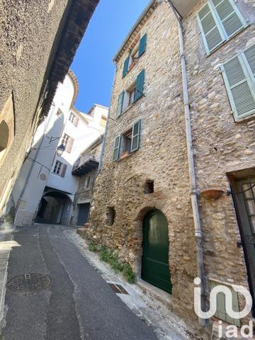 Maison de village 5 pièces de 105 m² à Cagnes-sur-Mer (06800)