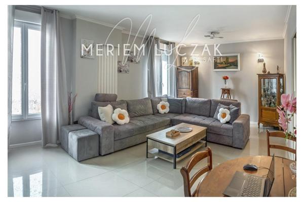 Charmante maison au calme avec terasse,2 parkings et potentiel-136m2 sur un terrain 240m2.