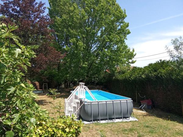 Charmante maison avec jardin et piscine hors sol à Piégut-Pluviers