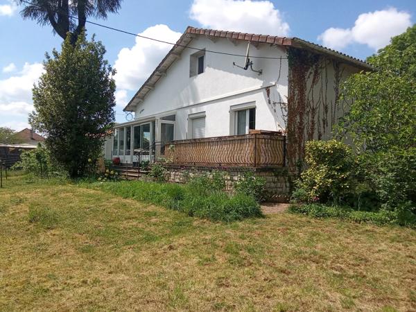 Charmante maison avec jardin et piscine hors sol à Piégut-Pluviers