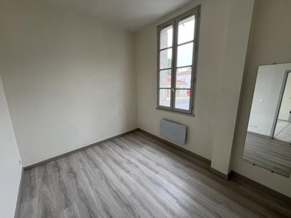 Appartement à louer 490 € CC Rochefort 2 p 33 m² DPE D