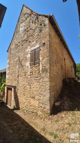 Belle maison en pierre au coeur du Périgord noir avec cour intérieur et belle vue dans un village