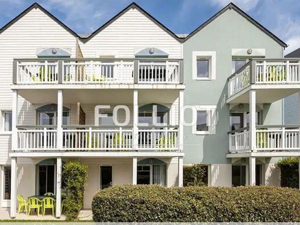 Appartement de deux pièces avec une terrasse et parking à Courseulles Sur Mer