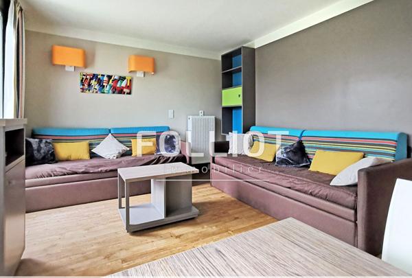 Appartement de deux pièces avec une terrasse et parking à Courseulles Sur Mer