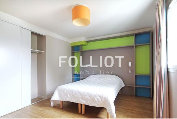 Appartement de deux pièces avec une terrasse et parking à Courseulles Sur Mer