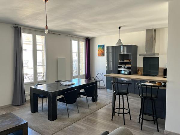 ROCHEFORT Hyper-centre : Élégance et charme au coeur d'un hôtel particulier