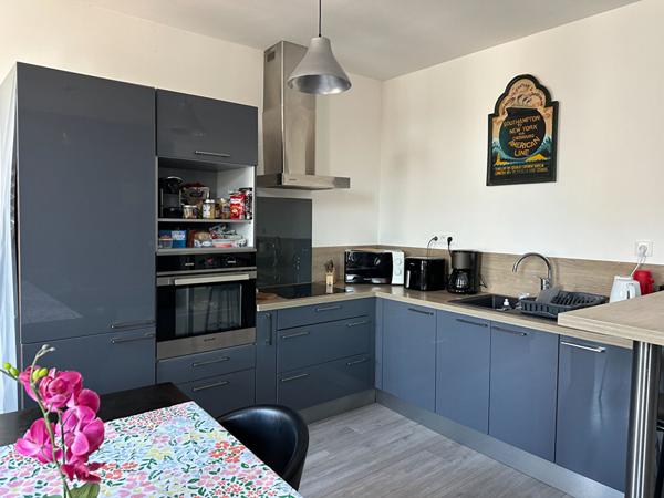 ROCHEFORT Hyper-centre : Élégance et charme au coeur d'un hôtel particulier