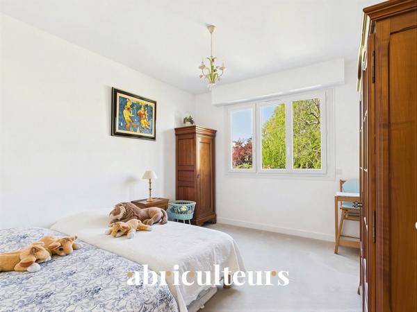 Appartement familial de 120 m² 4 chambres Balcons, Box & Cave Bourg-la-Reine