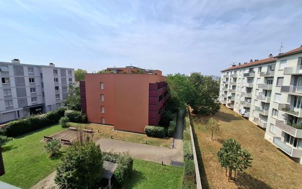 Appartement à vendre    2 pièces • 39,29 m2 Vénissieux