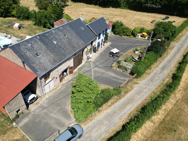 Une grande maison originale et fabuleuse, idéalement située à la campagne