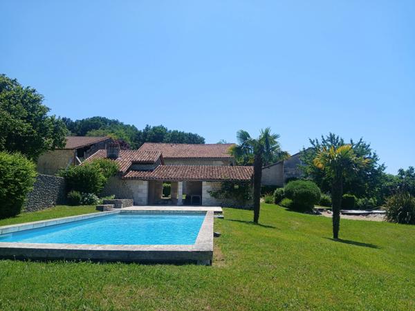 Superbe propriété de cinq chambres et maison d'amis