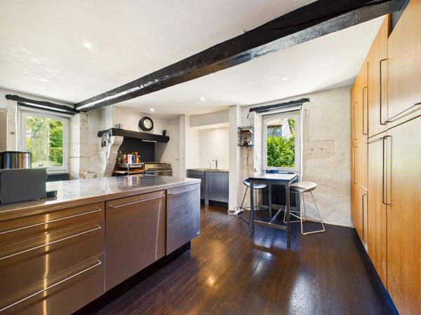 Superbe propriété de cinq chambres et maison d'amis