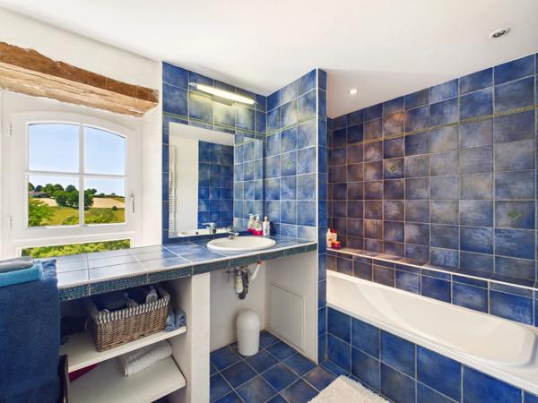 Superbe propriété de cinq chambres et maison d'amis