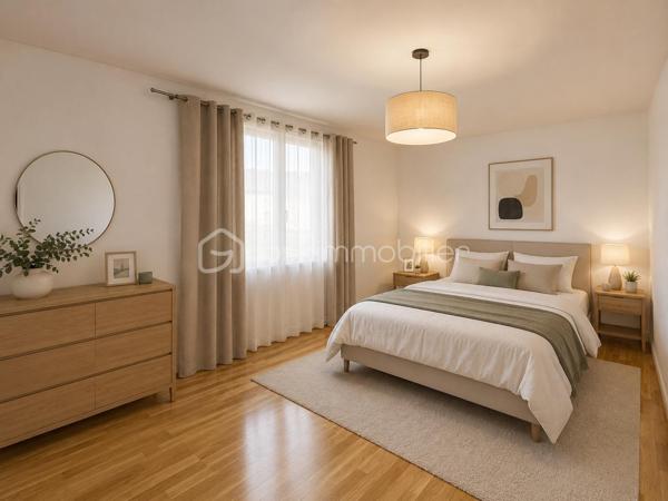 Découvrez cet appartement spacieux de 76 m² idéalement situé au 5e étage d'un immeuble de 9 étages construit en 2015. Profitez d'un cadre de vie dynamique à proximité des commodités, avec un agréable balcon pour se détendre.

Cet appartement de 5 pièces vous séduira par son agencement fonctionnel. Lumineux et chaleureux, il offre un espace de vie adapté à vos besoins. La résidence comprend 2 lots, avec un parking inclus. Charges annuelles de copropriété : 2280€. Une opportunité à ne pas manquer pour un confort urbain optimal.