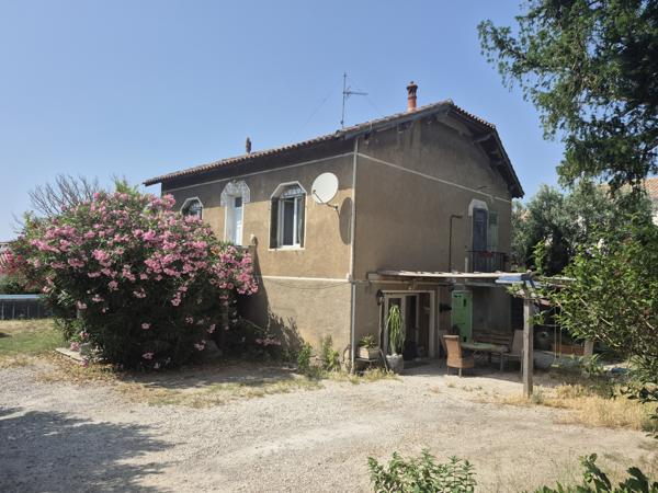 Eyragues (13630) EYRAGUES (13630) - MAISON + APPARTEMENT 4 CHAMBRES SUR TERRAIN DE 965 M2