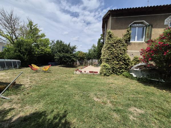 Eyragues (13630) EYRAGUES (13630) - MAISON + APPARTEMENT 4 CHAMBRES SUR TERRAIN DE 965 M2