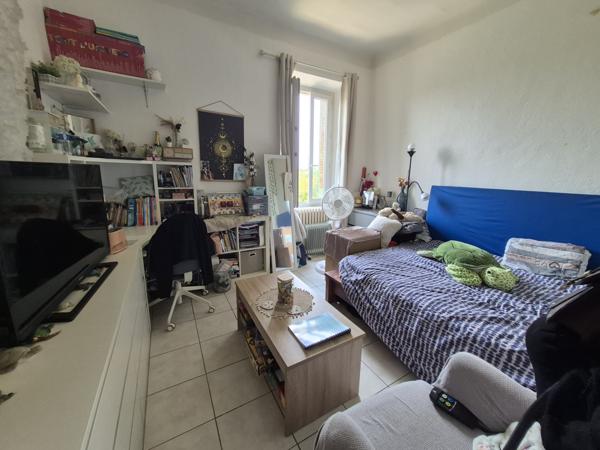 Eyragues (13630) EYRAGUES (13630) - MAISON + APPARTEMENT 4 CHAMBRES SUR TERRAIN DE 965 M2