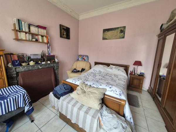 Eyragues (13630) EYRAGUES (13630) - MAISON + APPARTEMENT 4 CHAMBRES SUR TERRAIN DE 965 M2