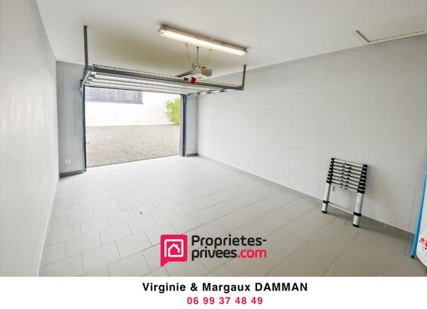 Maison moderne avec espace de vie ouvert et 3 chambres