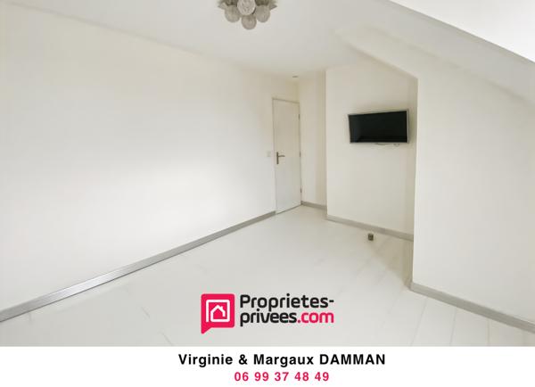 Maison moderne avec espace de vie ouvert et 3 chambres