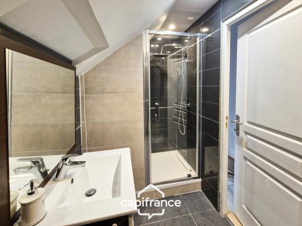 Longère rénovée 4p 93m², 2 suites, jardin à VILLEMARECHAL (77)