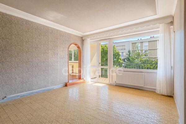 Appartement 4P de 69m² à rénover- 2° étage - balcon sur cour