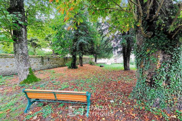 Appartement en duplex à rénover avec parc commun