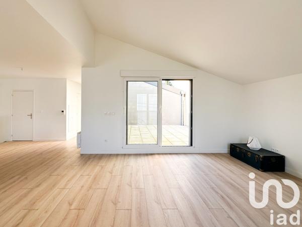 Appartement 4 pièces de 101 m² à Croix (59170)
