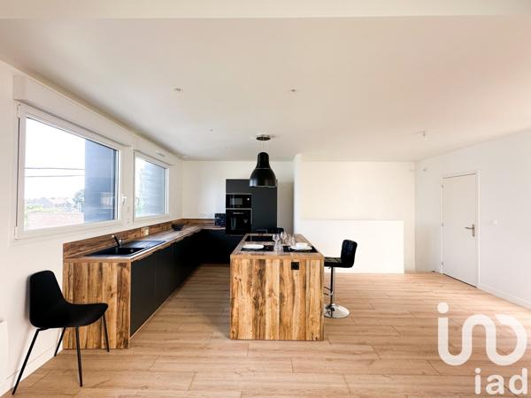 Appartement 4 pièces de 101 m² à Croix (59170)