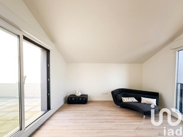 Appartement 4 pièces de 101 m² à Croix (59170)